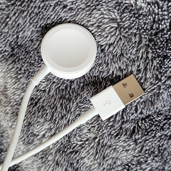 Apple series 3 38mm smartwatch - Picture 4 of 5